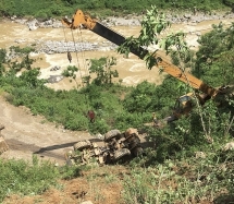 Máy xúc đè người đàn ông tử vong tại Nhà máy thủy điện Văn Chấn