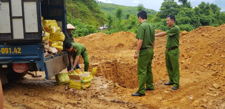 lao cai tieu huy gan 5 tan mong gio lon khong nguon goc xuat xu