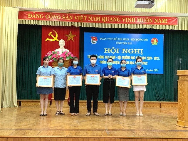 Tỉnh đoàn Yên Bái khen thưởng đơn vị đạt thành tích trong công tác Đoàn trường học