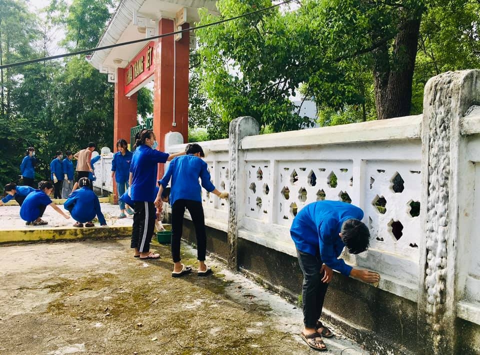 Đoàn viên thanh niên tổ chức các hoạt động hoạt động tri ân nhân kỷ niệm 74 năm Ngày Thương binh - Liệt sĩ ( Đoàn viên thanh niên tổ chức các hoạt động hoạt động tri ân nhân kỷ niệm 74 năm Ngày Thương binh - Liệt sĩ (