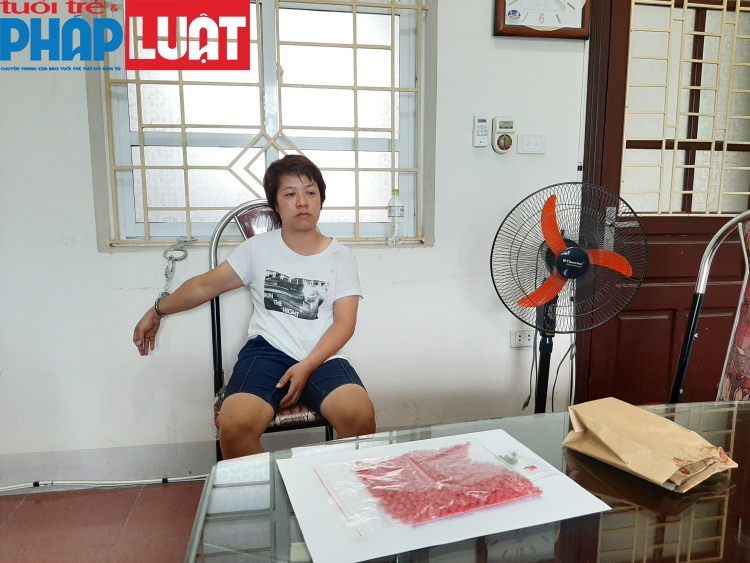 Bắt giữ người phụ nữ tàng trữ trái phép 1.600 viên ma túy tổng hợp bat giu nguoi phu nu tang tru trai phep 1600 vien ma tuy tong hop
