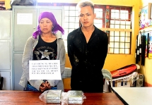 Bắt quả tang 2 mẹ con mang 4 bánh heroin đi tiêu thụ ở Lào Cai