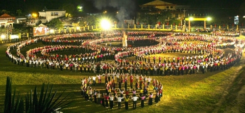 5000 nghe nhan se trinh dien dai xoe lon nhat viet nam vao ngay 209