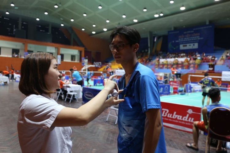 giai cau long hs sv tp ha noi 2019 ngay thu hai soi dong