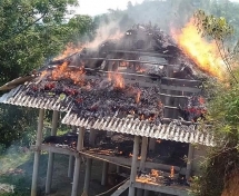 Phát bệnh tâm thần người đàn ông châm lửa đốt nhà