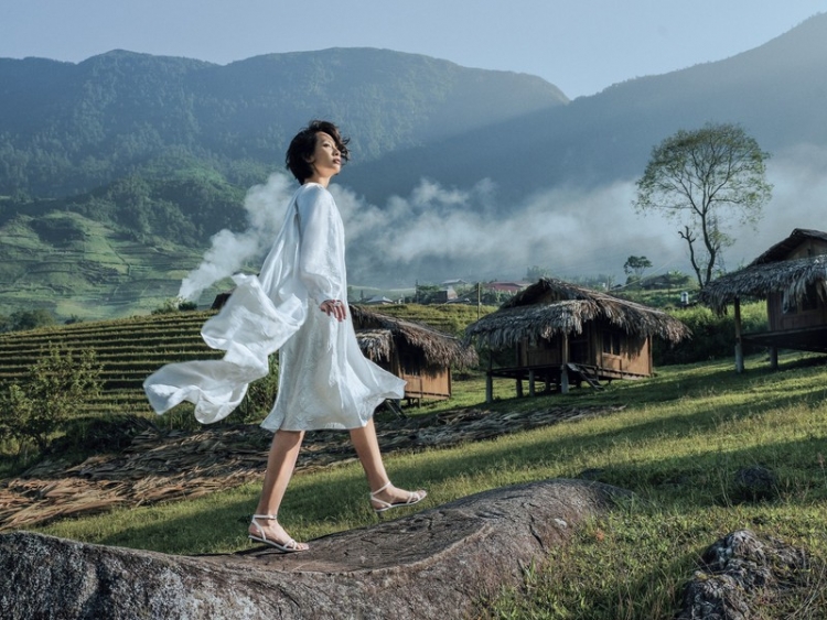 Tuyết Lan hoá nàng thơ trong bộ sưu tập cảm hứng vùng cao của Lê Thanh Hoà