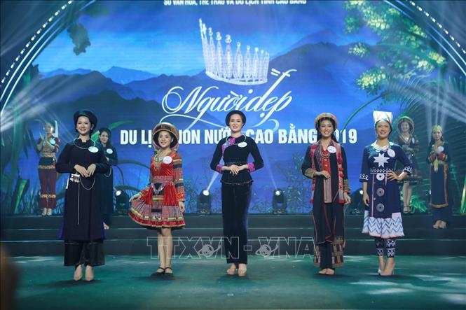 Nữ sinh dân tộc Tày đăng quang Người đẹp du lịch 'Non nước Cao Bằng' nu sinh dan toc tay dang quang nguoi dep du lich non nuoc cao bang