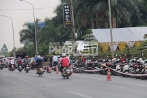 Khách sạn tự ý chặn đường cao tốc để làm nơi gửi xe phục vụ đám cưới