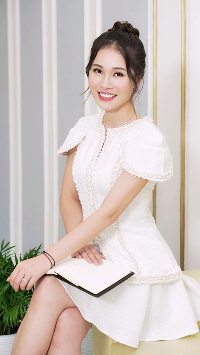 Gu thời trang sành điệu á hậu Thu Trang vợ của Shark Hưng “Thương vụ bạc tỷ” gu thoi trang sanh dieu a hau thu trang vo cua shark hung thuong vu bac ty