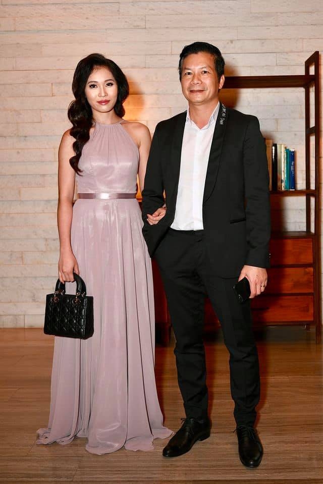 Gu thời trang sành điệu á hậu Thu Trang vợ của Shark Hưng “Thương vụ bạc tỷ” gu thoi trang sanh dieu a hau thu trang vo cua shark hung thuong vu bac ty