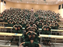 Lớp nhà người ta đi học quốc phòng và album ảnh đều “tăm tắp” siêu chất