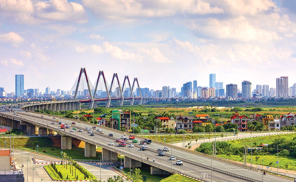 Cầu Nhật Tân là cầu dây văng đầu tiên của Hà Nội được triển khai xây dựng đồng bộ với đường Nhật Tân - Nội Bài tạo nên một tuyến cao tốc hiện đại.