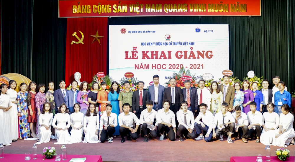Học viện Y – Dược học cổ truyền Việt Nam chào đón 5.000 sinh viên năm học mới