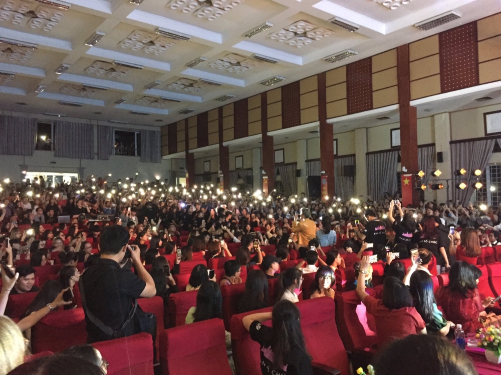 Noo Phước Thịnh cùng nhiều ca sĩ tham dự sự kiện Sóng Trẻ Festival 2020