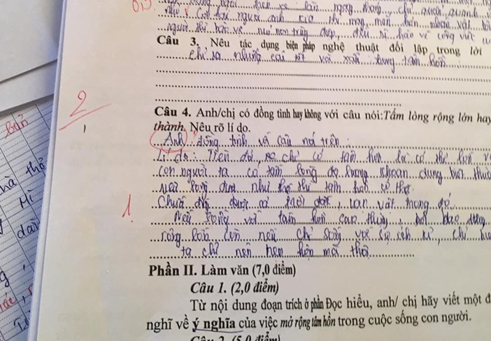 “Hỏi gì trả lời ấy” nhưng nam sinh vẫn bị cô giáo nhắc nhở vì cả gan xưng “anh” trong bài thi