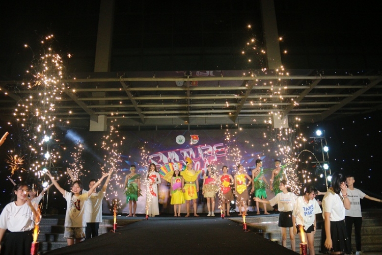 culture night giao luu van hoa tre viet han thuy dien