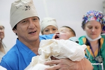 Thành Long bị phản đối đến Việt Nam vì ủng hộ bản đồ có đường lưỡi bò