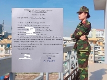 Cô gái trẻ viết đơn xin đi nghĩa vụ quân sự bất chấp thầy u can ngăn