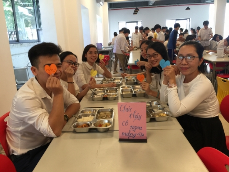 Bữa trưa trọn yêu thương: Hành động nhỏ, ý nghĩa lớn bua trua tron yeu thuong hanh dong nho y nghia lon