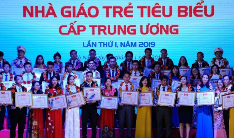 Nhà giáo trẻ truyền ngọn lửa khát khao tri thức, khoa học tới học trò