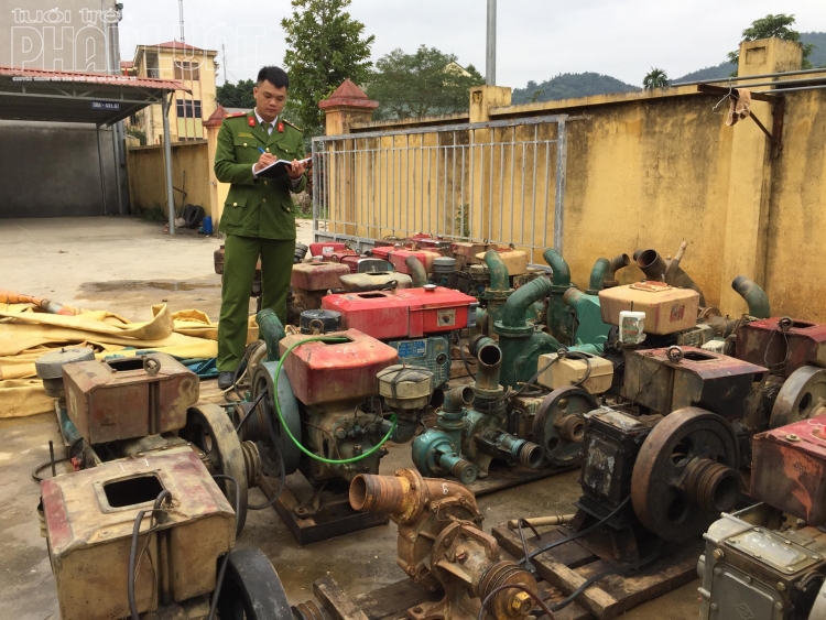 Bắt giữ hàng loạt máy móc khai thác đá quý trái phép tại Lục Yên, Yên Bái