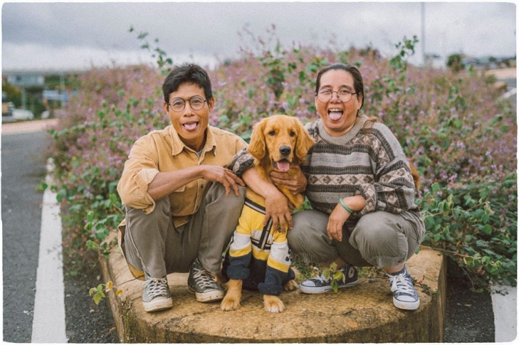 Bức ảnh gia đình và “thành viên” đặc biệt thu hút sự chú ý của mọi người