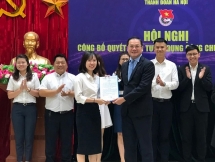 Thành đoàn Hà Nội trao quyết định tuyển dụng tới 31 công chức