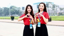 Những cô gái xinh đẹp và siêu giỏi tham gia Diễn đàn Trí thức trẻ