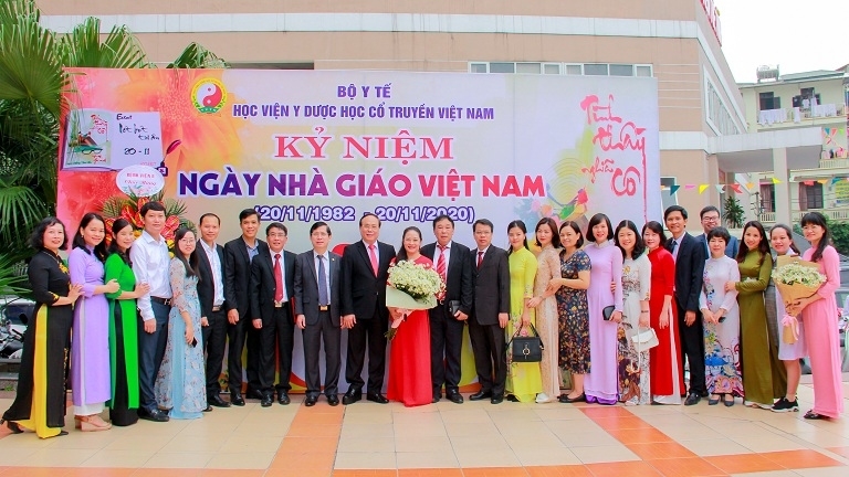 Gặp mặt các thế hệ nhà giáo giảng dạy trong ngành y dược Việt Nam
