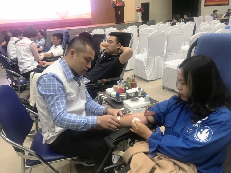 lan toa nghia vu cao dep tu ngay hoi hien mau tinh nguyen