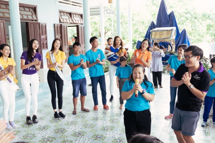 tan hoa hau khanh van cung hai a hau den tham tre em khuyet tat