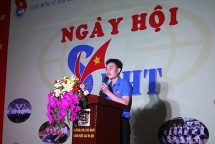 Chuyện về thầy giáo trẻ "truyền lửa" yêu thương