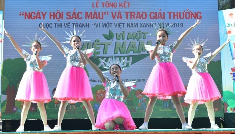 tong ket va trao giai cuoc thi ve tranh vi mot viet nam xanh