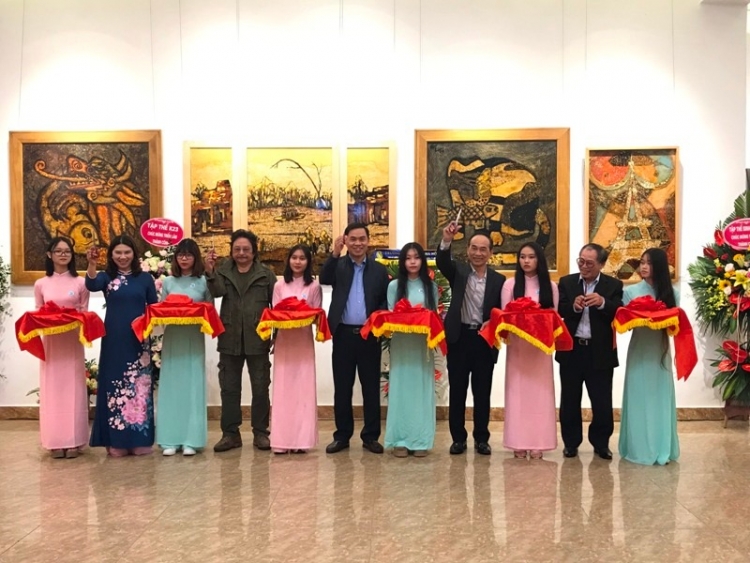 Triển lãm “Nghiêng 3” - Cuộc trình diễn nghệ thuật độc đáo trien lam nghieng 3 cuoc trinh dien nghe thuat doc dao