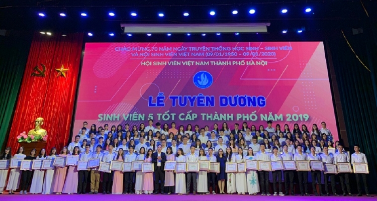 19 tap the va 602 ca nhan duoc vinh danh tai le tuyen duong sinh vien 5 tot