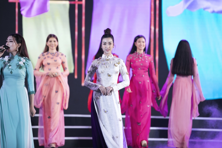 bo ba chi em luong thuy linh do my linh kieu loan lam dai su hoa da lat