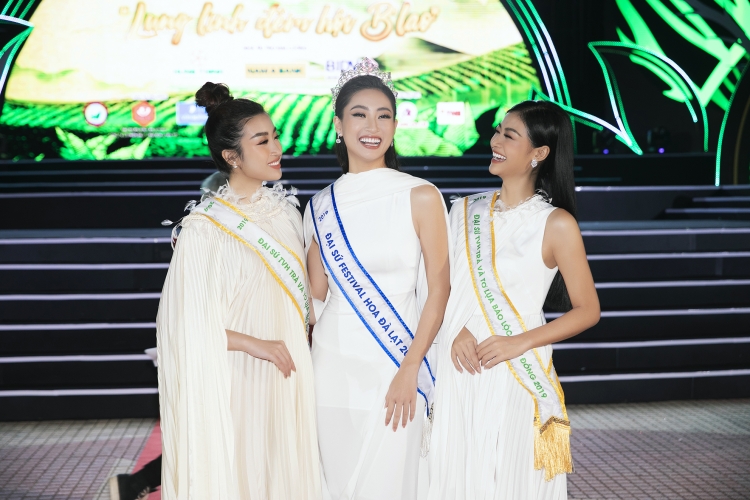 bo ba chi em luong thuy linh do my linh kieu loan lam dai su hoa da lat