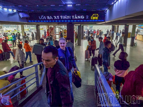 nguoi dan met moi roi ha noi ve que an tet