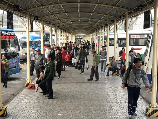 nguoi dan met moi roi ha noi ve que an tet