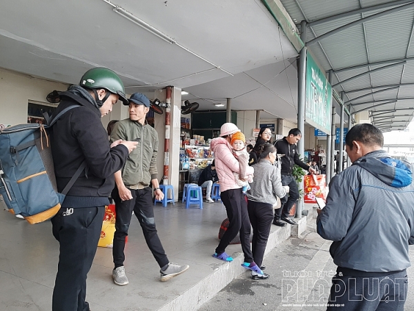 nguoi dan met moi roi ha noi ve que an tet