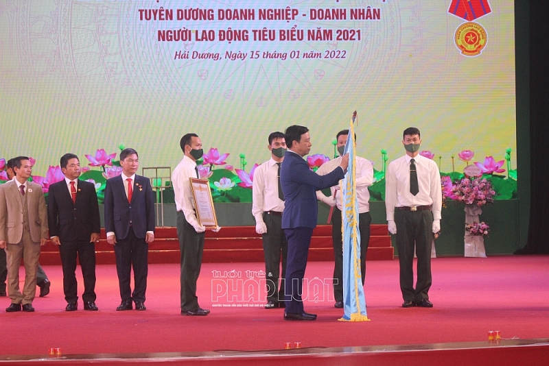 Hội Doanh nghiệp trẻ tỉnh Hải Dương vinh dự, tự hào được đón nhận Huân chương Lao động Hạng Nhì