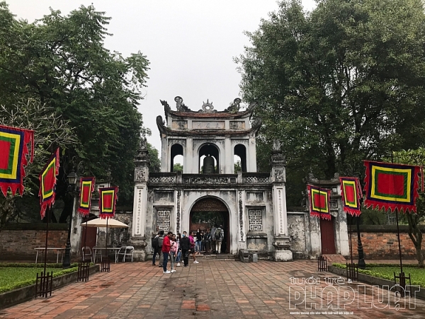 van mieu tram lang nhung ngay dau xuan