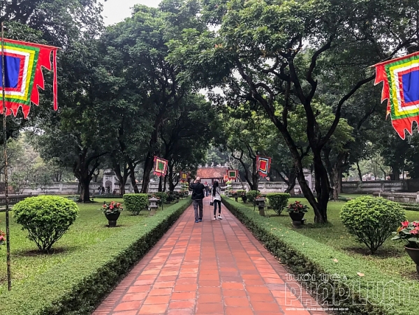 van mieu tram lang nhung ngay dau xuan