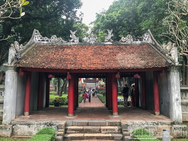 van mieu tram lang nhung ngay dau xuan