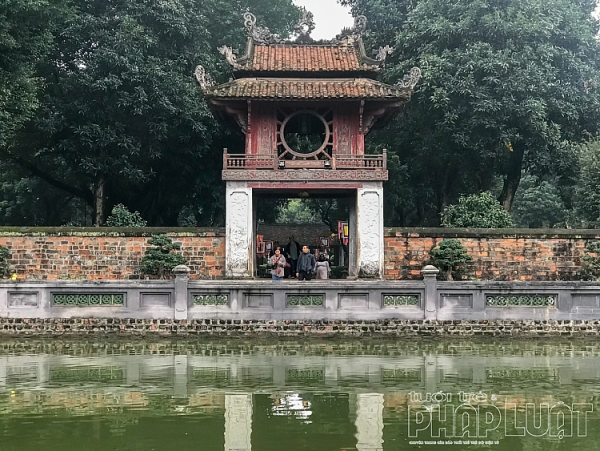 van mieu tram lang nhung ngay dau xuan