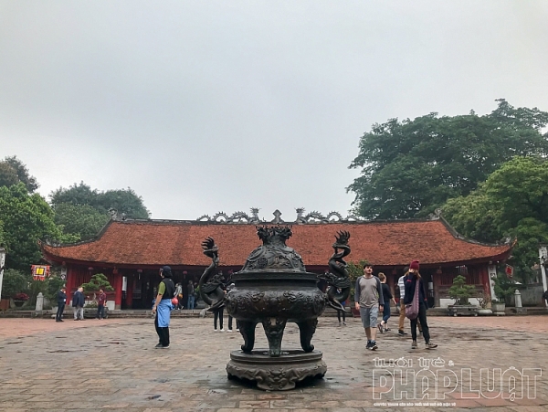 van mieu tram lang nhung ngay dau xuan