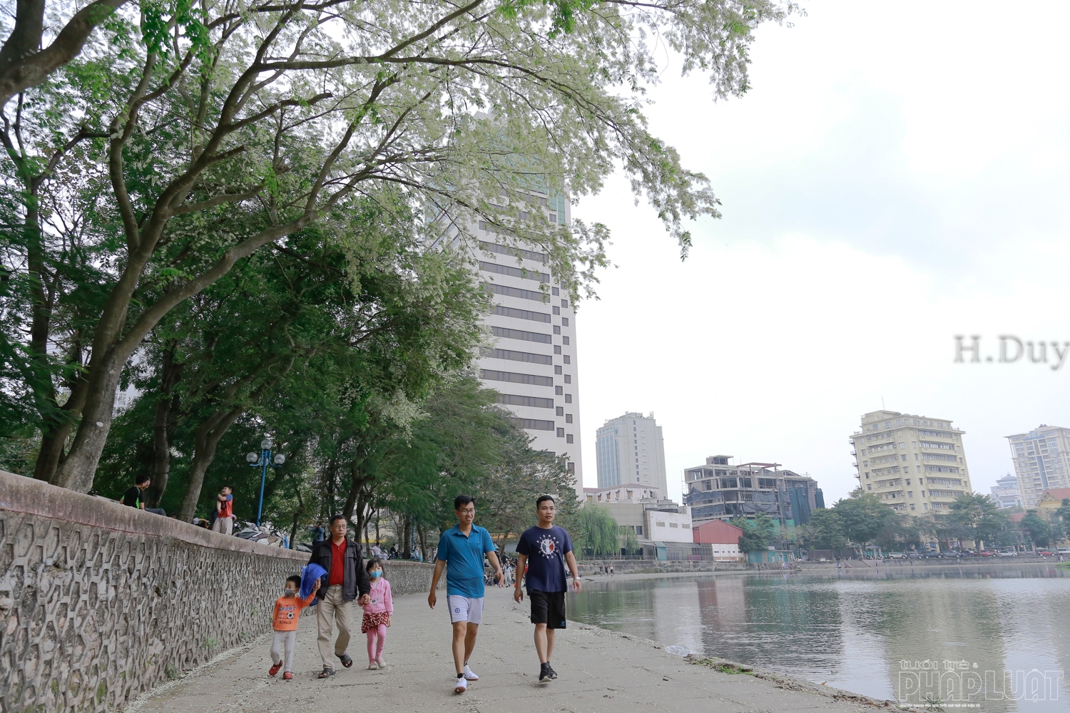 ha noi ngan ngo trong sac sua trang tinh khoi