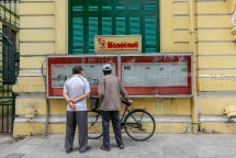 Nhịp sống ở phố đi bộ Hồ Gươm thời corona