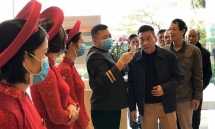 Những đám cưới "thấp thỏm" vì Covid-19