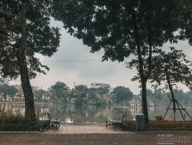 pho xa ha noi vang ve nhieu cua hang treo bien sang nhuong